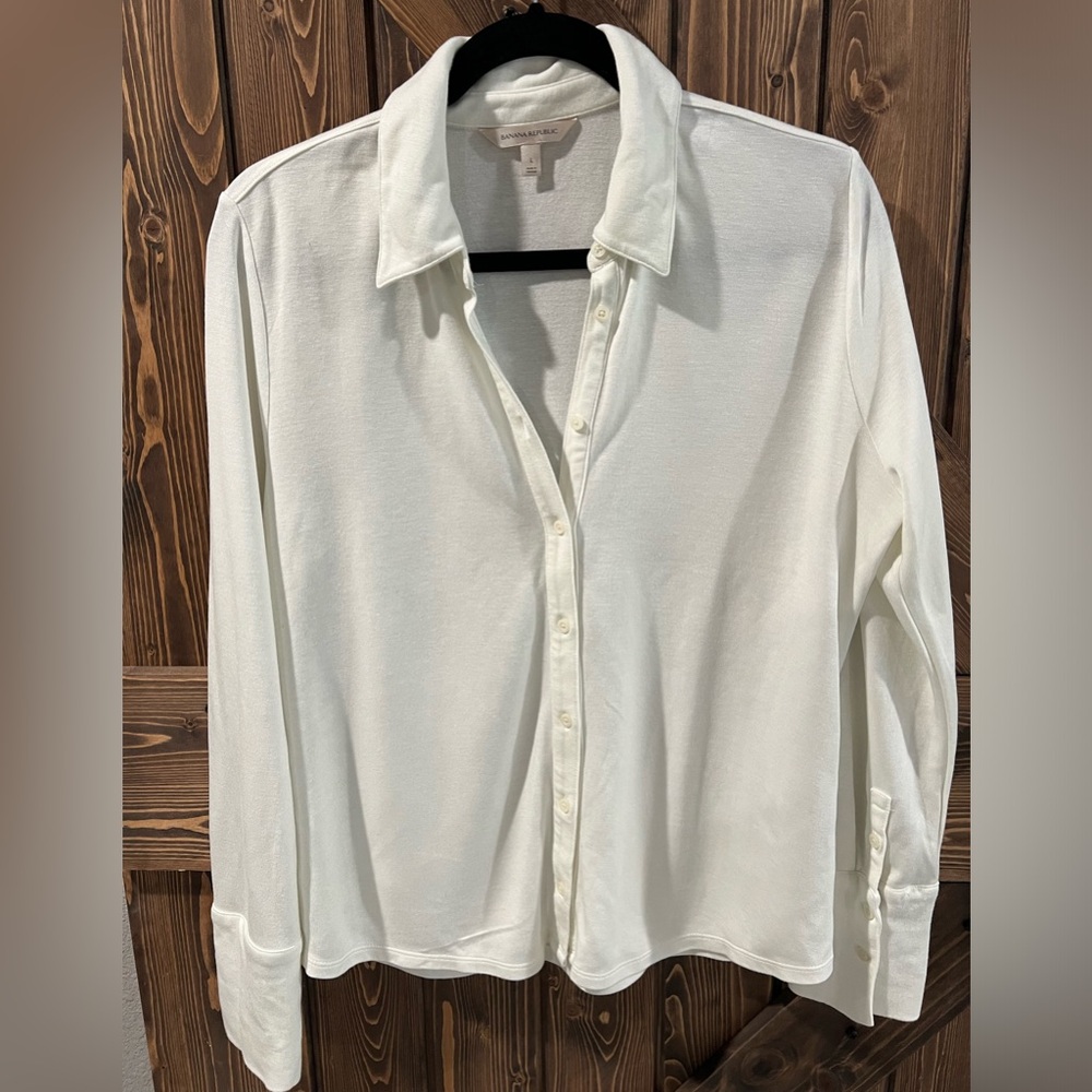 Banana Republic ladies white blouse, soft fabric